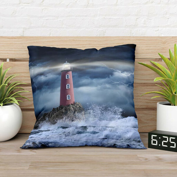 Vuurtoren-in-de-storm-sierkussen-binnen-sfeer.jpg